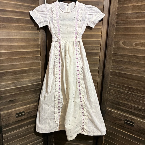 Vintage Prairie Charming White/Lavender Girl’s Maxi Dress Size 5/6 Boho Modest - Picture 1 of 6